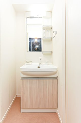 サヴォイソリディティ　6階の洗面所|別号室のものになります。現状優先。