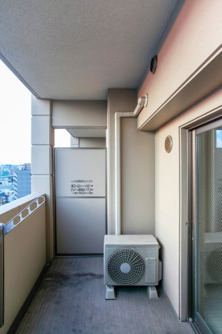 サヴォイソリディティ　6階のバルコニー