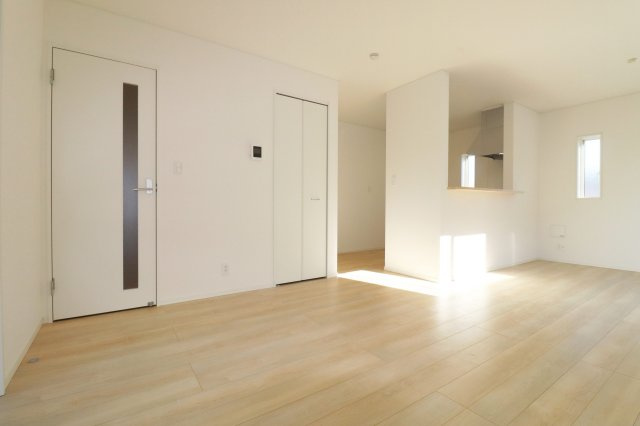 本宮市本宮字千代田　　　３号棟　　　まゆみ小学校、本宮第１中学区の居間・リビング