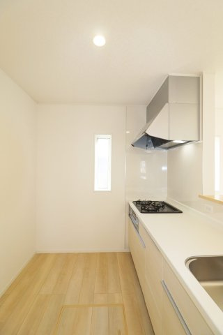 本宮市本宮字千代田　　　３号棟　　　まゆみ小学校、本宮第１中学区のキッチン