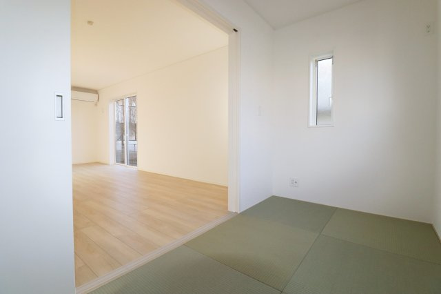 本宮市本宮字千代田　　　３号棟　　　まゆみ小学校、本宮第１中学区の和室|リビングに隣接する和室　