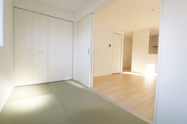 本宮市本宮字千代田　　　３号棟　　　まゆみ小学校、本宮第１中学区の和室|リビングに隣接する和室　