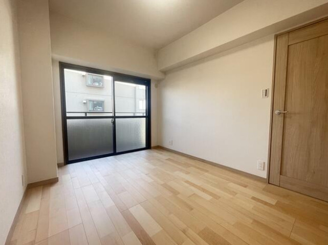 エトアール原の洋室