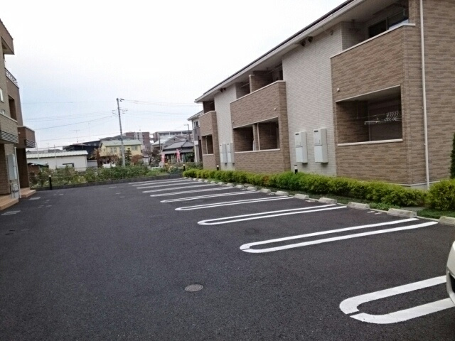 プリムローズⅥの駐車場