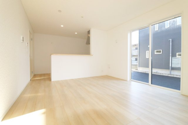 本宮市本宮字千代田　　　４号棟　　　まゆみ小学校、本宮第１中学区の居間・リビング