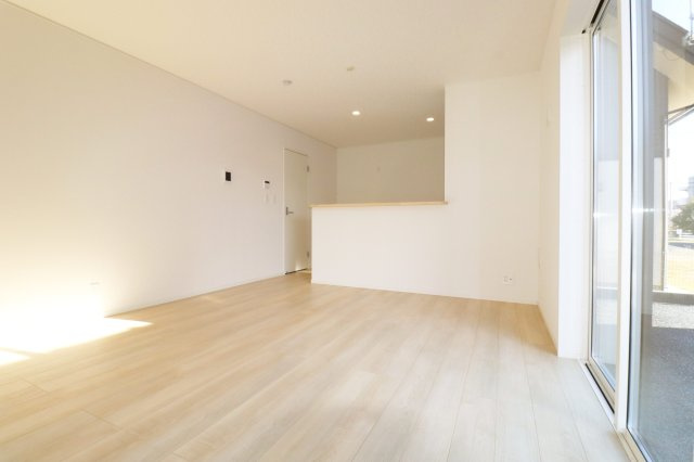 本宮市本宮字千代田　　　４号棟　　　まゆみ小学校、本宮第１中学区の居間・リビング