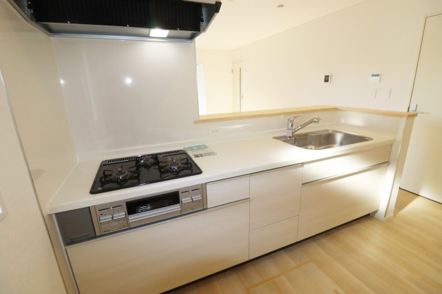 本宮市本宮字千代田　　　４号棟　　　まゆみ小学校、本宮第１中学区のキッチン