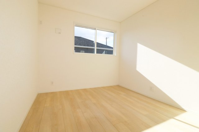 本宮市本宮字千代田　　　４号棟　　　まゆみ小学校、本宮第１中学区の洋室