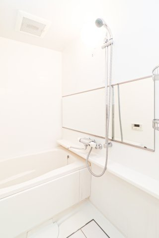 アレクサスラストラーダ　2階の浴室|別号室のものです。現状優先になります。