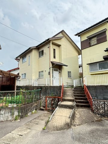 久留米市山川町　中古戸建の外観|高台に立地