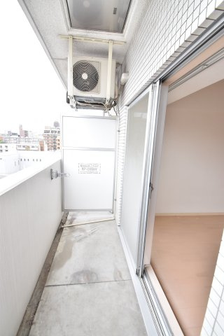 大阪市城東区関目３丁目の賃貸マンションのバルコニー