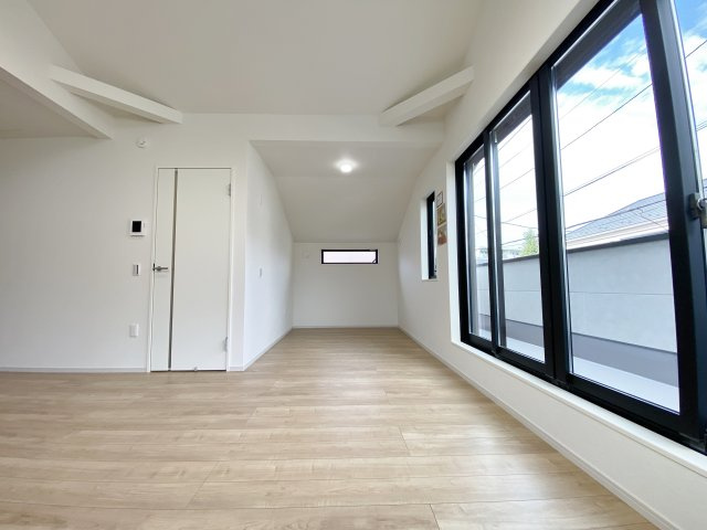 練馬区南田中3丁目 限定1棟の居間・リビング|間仕切り対応可能なフレキシブル設計です