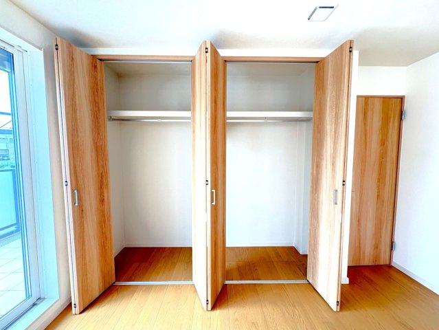 ２０２４年１月完成の築後未入居物件◆小屋裏収納付き３ＬＤＫ◆伏見区羽束師古川町の収納|クローゼット