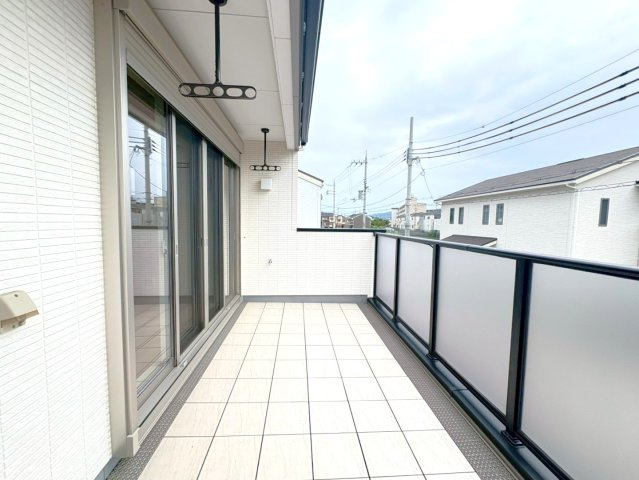 ２０２４年１月完成の築後未入居物件◆小屋裏収納付き３ＬＤＫ◆伏見区羽束師古川町のバルコニー|バルコニー