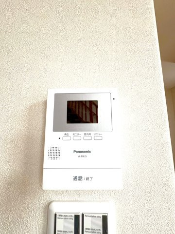 ２０２４年１月完成の築後未入居物件◆小屋裏収納付き３ＬＤＫ◆伏見区羽束師古川町のセキュリティ|TVモニター付きインターフォン