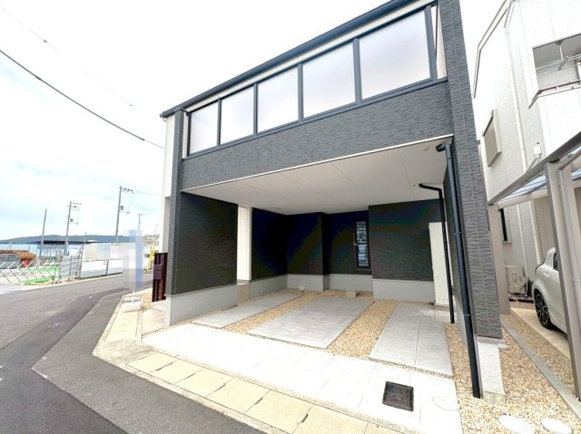 ２０２４年１月完成の築後未入居物件◆小屋裏収納付き３ＬＤＫ◆伏見区羽束師古川町の駐車場|駐車スペース