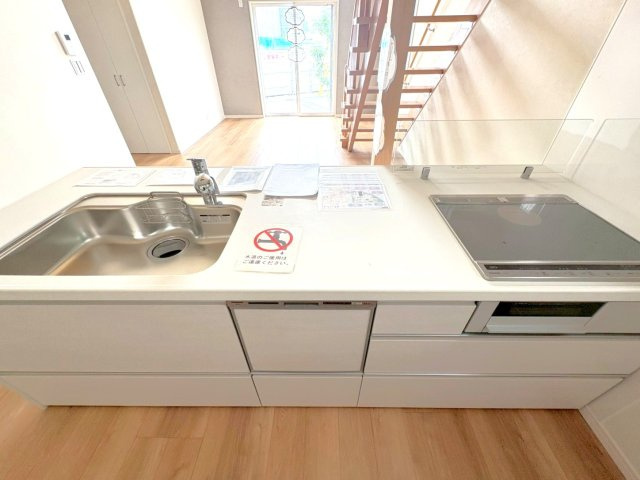 ２０２４年１月完成の築後未入居物件◆小屋裏収納付き３ＬＤＫ◆伏見区羽束師古川町のキッチン|システムキッチン