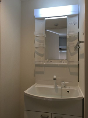 【独立洗面台】 | リブリ・朝霞本町 | 独立洗面台、小物を置くことができて便利です