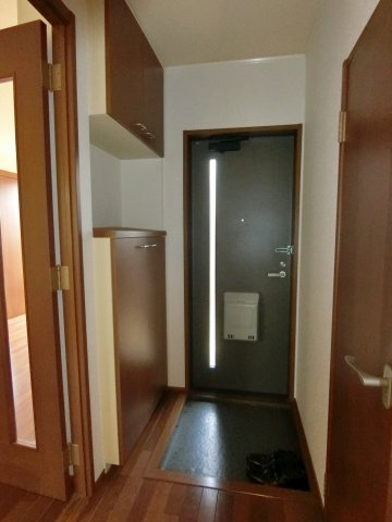 ハイム東山の玄関|シンプルで使いやすい玄関です