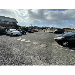 シャルマン冨士塚の駐車場