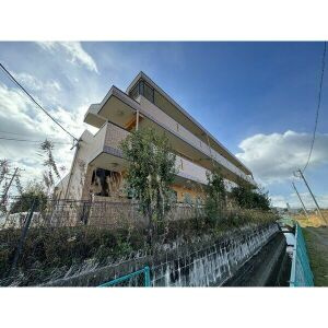 シャルマン冨士塚の外観