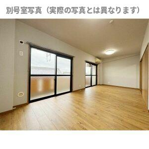 シャルマン冨士塚の居間・リビング