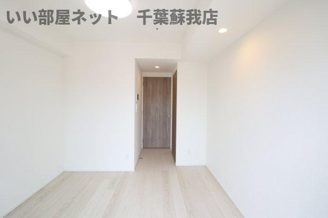 ステージグランデ本千葉の居間・リビング|こちらのリビングで趣味の時間をお楽しみください