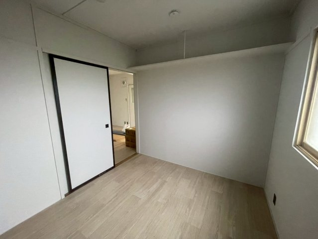 ヴィラナリー釧路Ⅲ　1号棟の洋室