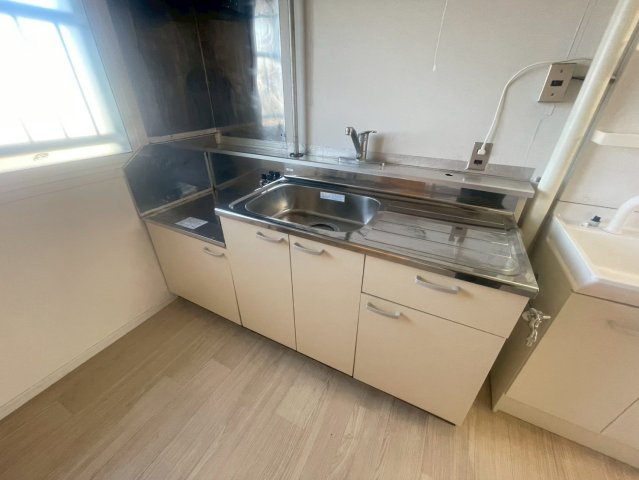 ヴィラナリー釧路Ⅲ　1号棟のキッチン