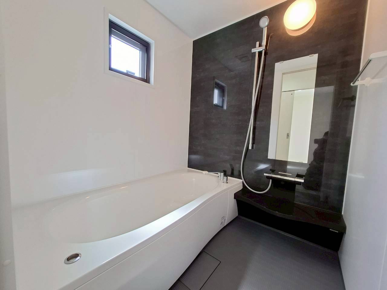 クローバーエース嘉手納屋良Ⅱ　2号棟の内観：施工例|※同建築会社施工参考写真となります。