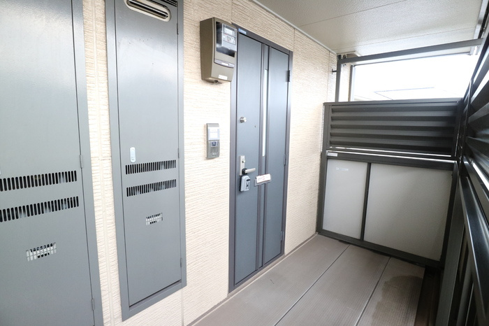 カーサアリビオの玄関