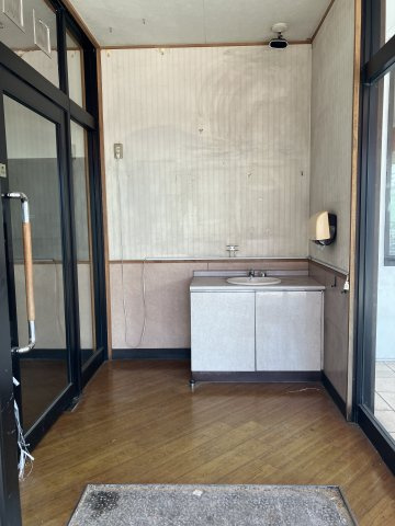 加木屋町丸根店舗の居間・リビング