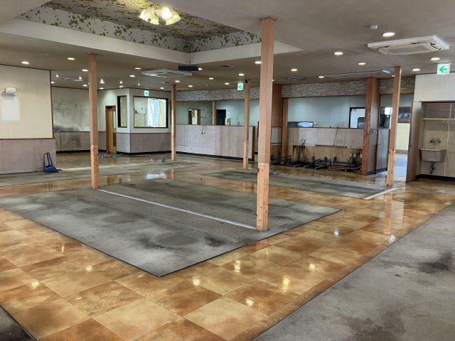 加木屋町丸根店舗の駐車場