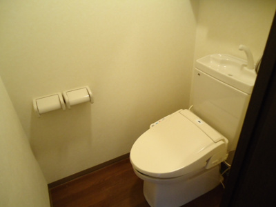 【トイレ】 | フェニックス中島 | 洗浄暖房機能付きトイレ