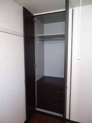 【収納】 | フェニックス中島 | 便利な引出し収納付き