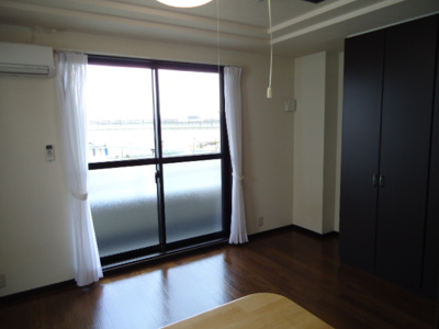 【居間・リビング】 | フェニックス中島 | リビング（窓）