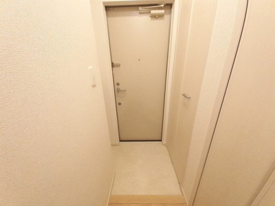 【玄関】 | ヴァロ伏見稲荷