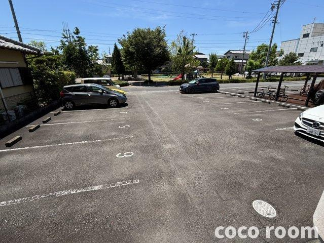 フォルテ２１の駐車場