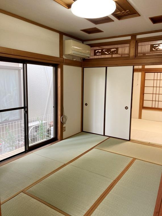中央戸建の居間・リビング