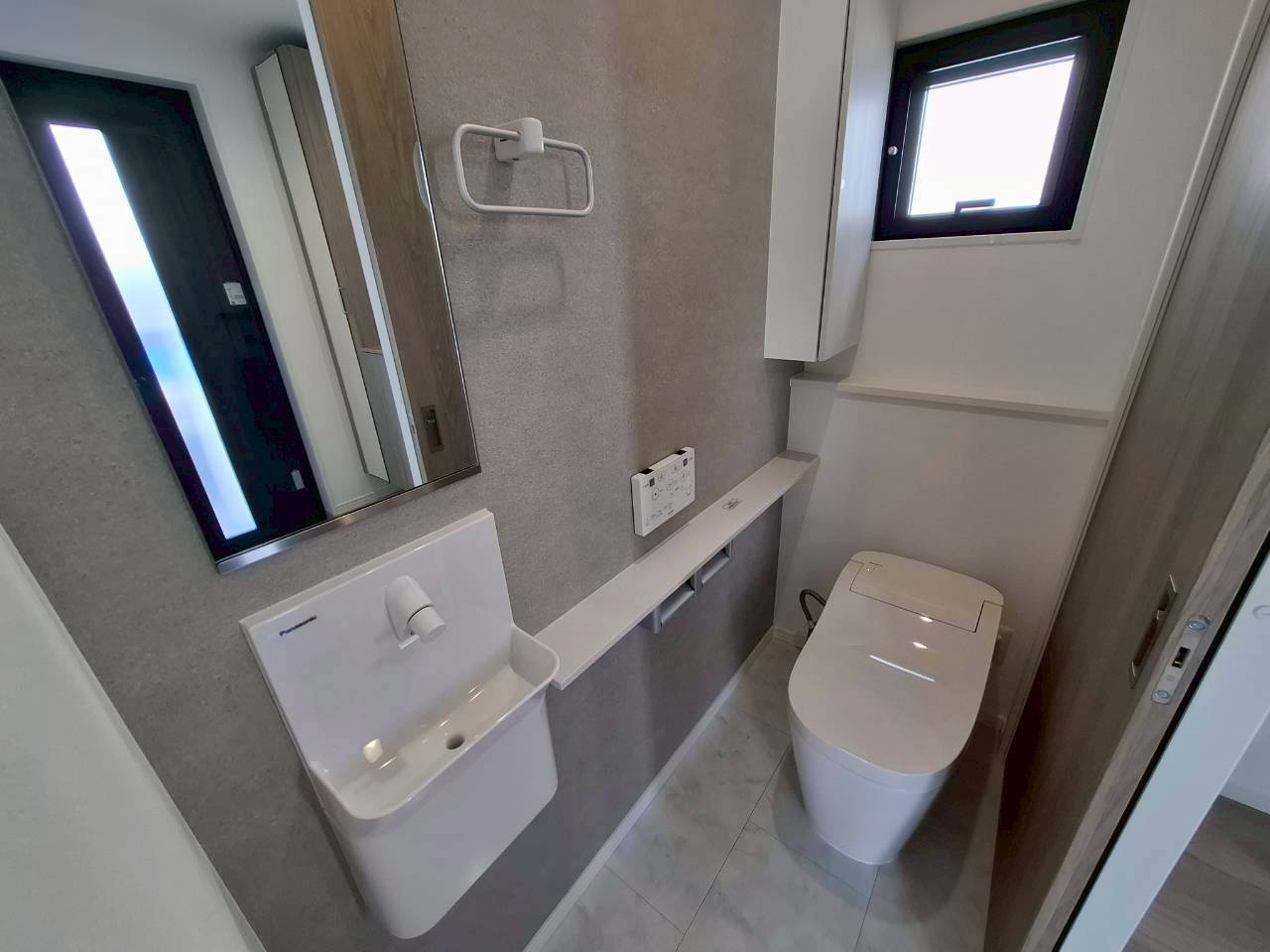 クローバーエース嘉手納屋良Ⅱ　3号棟の内観：施工例|※同建築会社施工参考写真となります。