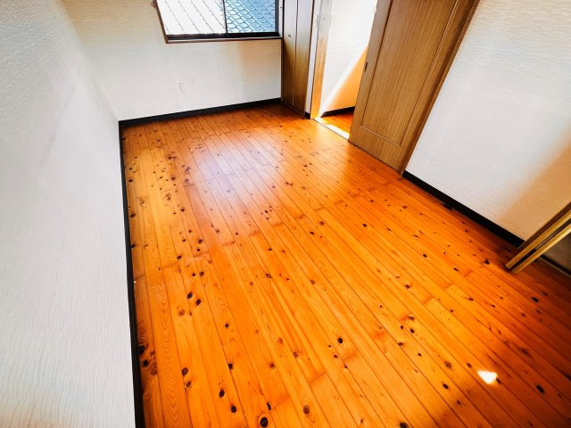 筑後市長浜店舗の内装