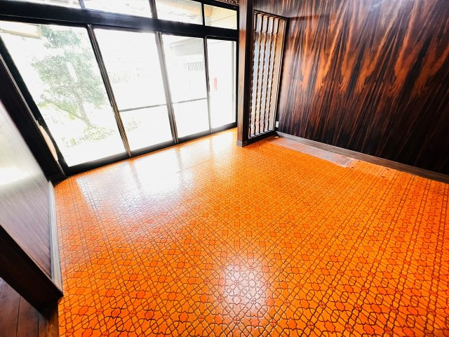 筑後市長浜店舗の居間・リビング