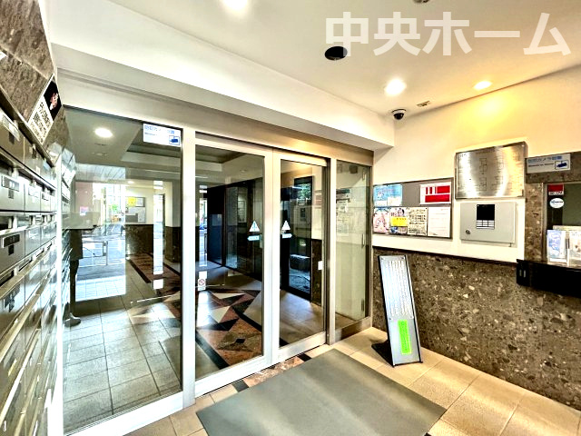 ダイアパレス八広花水木通りトリニティの防犯設備|【オートロック】オートロックシステムでセキュリティ充実。当たり前ですが、安全で安心して暮らすのって大事ですよね。お探しのご条件でオートロック付きの物件を探す方も多いですがやはりセキュリティは大事です。