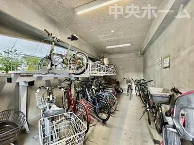 【駐輪場】 | ダイアパレス八広花水木通りトリニティ | 【自転車置き場】最新の空き状況や費用などの詳細は担当スタッフまでお問い合わせください。