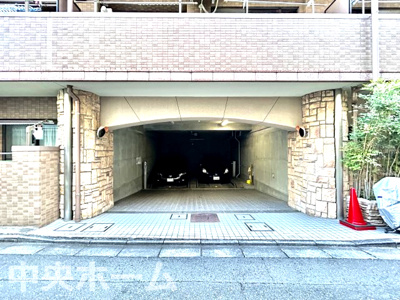 【駐車場】 | ダイアパレス八広花水木通りトリニティ | 【敷地内駐車場】最新の空き状況や費用などの詳細は担当スタッフまでお問い合わせください。