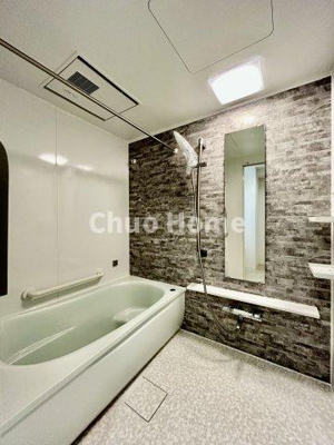 【浴室】 | ダイアパレス八広花水木通りトリニティ | 【バスルーム】暖房換気乾燥機付きシステムバスルーム。暖房・冷風・換気・乾燥など、毎日を快適に過ごせるうれしい機能が揃っています。雨の日の洗濯物も安心です。