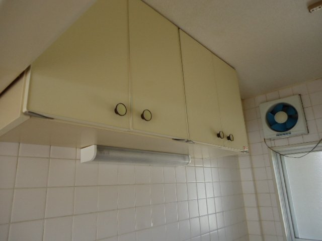 アメニティハイツ９１のキッチン|キッチン吊戸棚