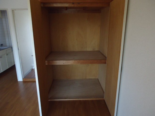 アメニティハイツ９１の収納|押入