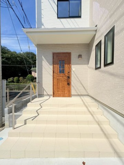 【玄関】 | 狭山市入間川　新築分譲　西武新宿線『狭山市駅』バス12分　【御狩場小学区】