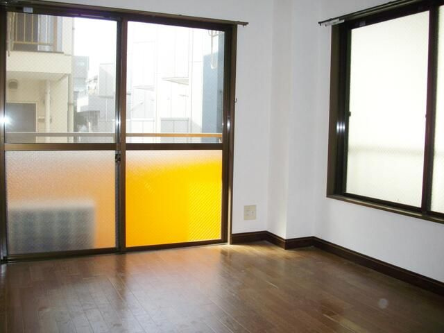 ファインビラ・サンコーの居間・リビング